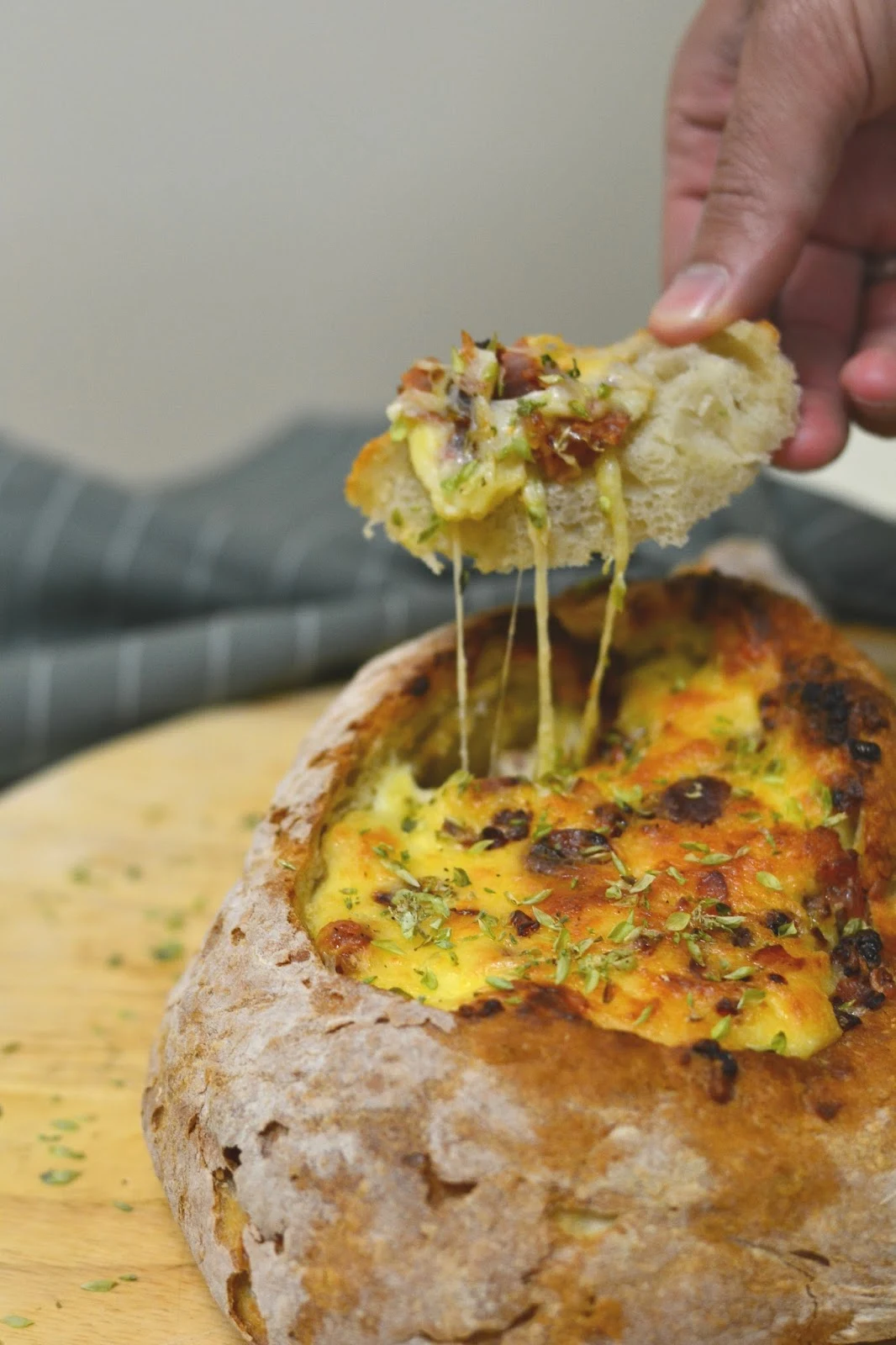 Pão Recheado com Queijo e Chouriço